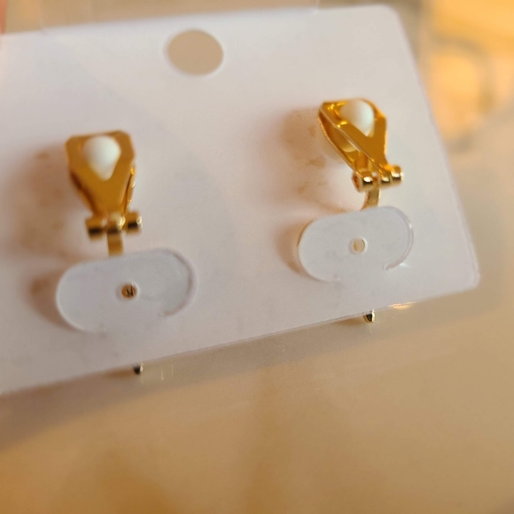 Gold tone rhinestone burst stud earrings - Picture 4 of 7